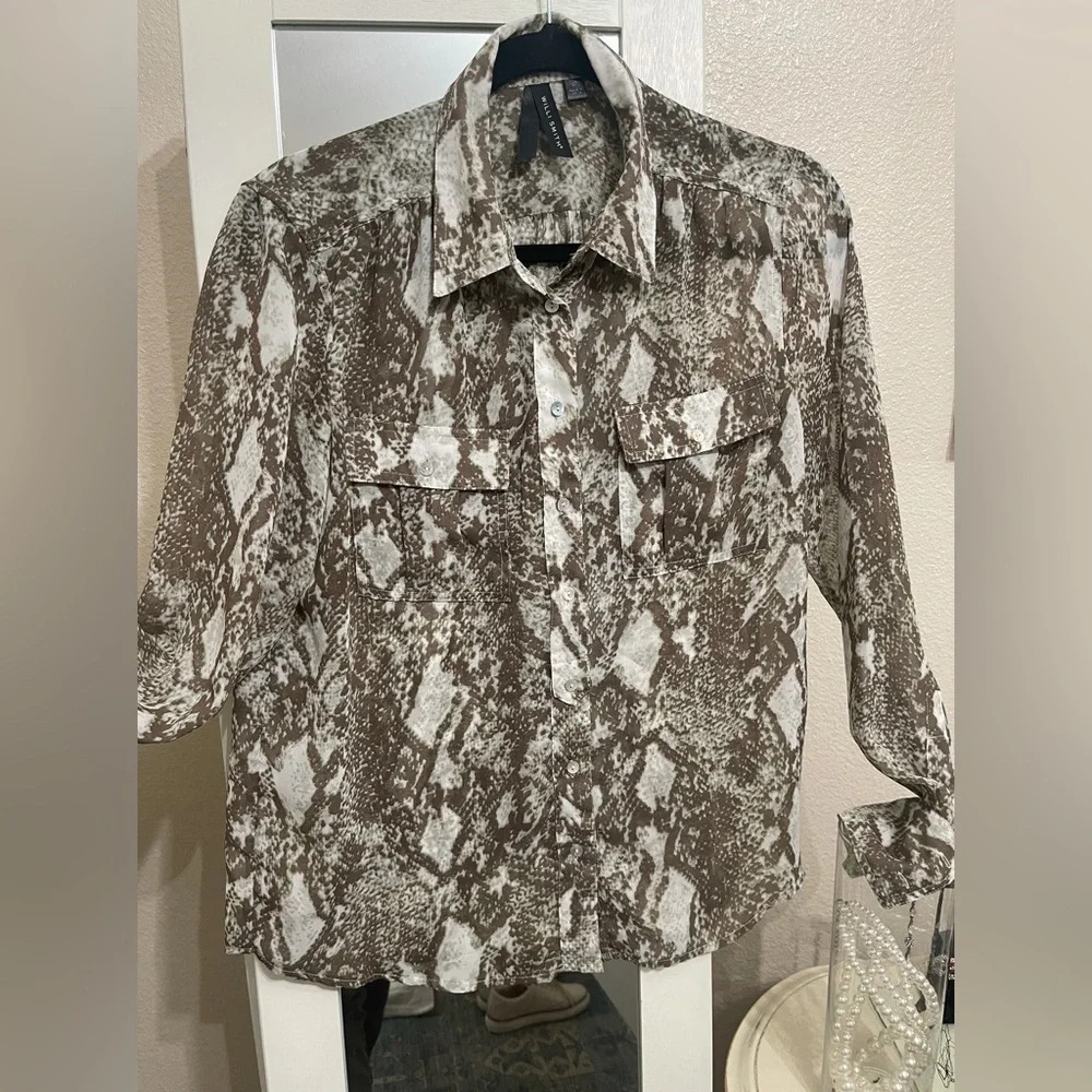 Willi Smith Snake print long sleeve button down blouse M - Picture 3 of 13